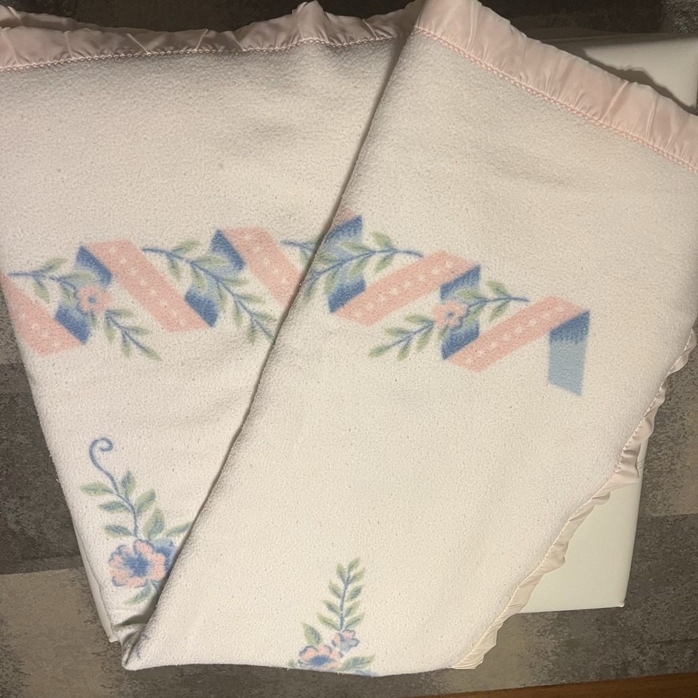 Vintage Chatham Blanket Pink Blue Flowers Pink Trim Grandma Rare Pattern 80x68